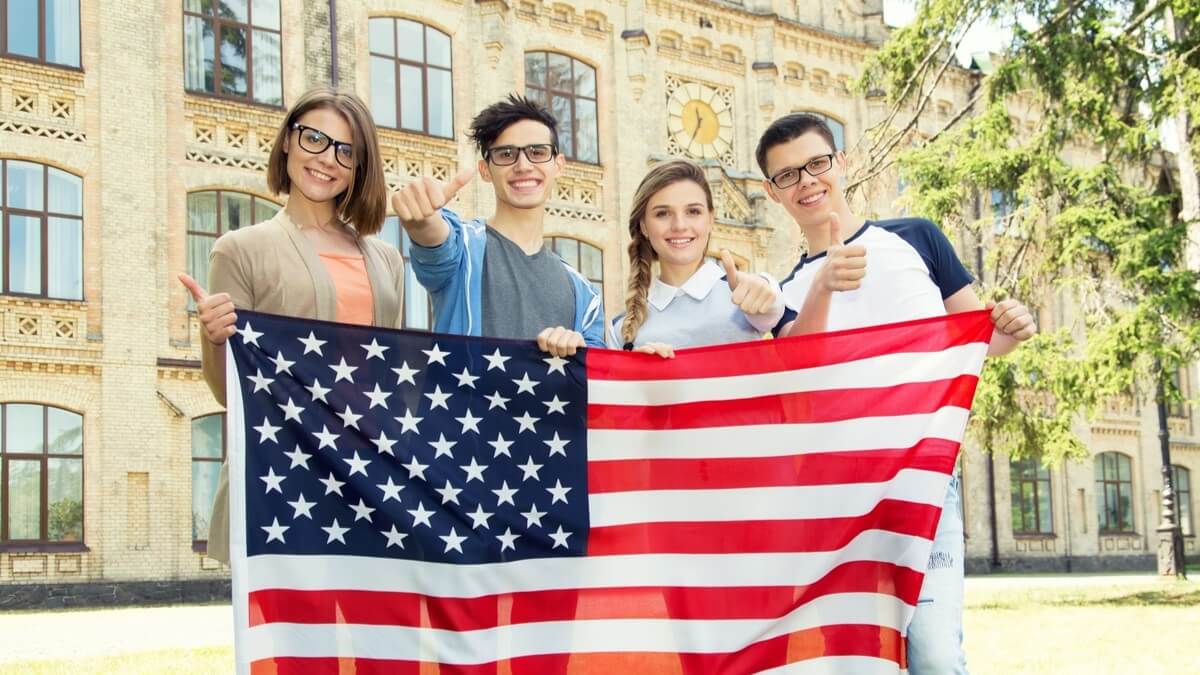 Учёба в США: Как получить студенческую визу, выбрать университет и найти финансовую поддержку