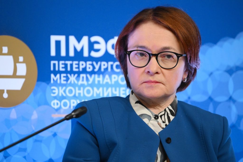 Экономика на издыхании: кто виноват и что делать?