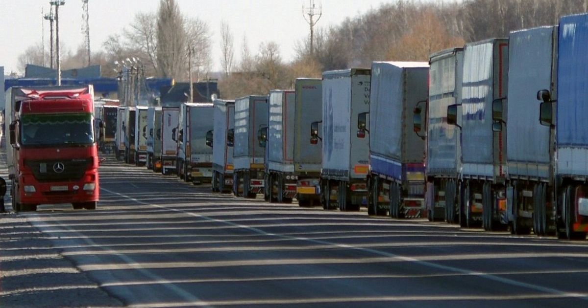 Дроны внутри: Москва панически обыскивает фуры после операции «Паутина»