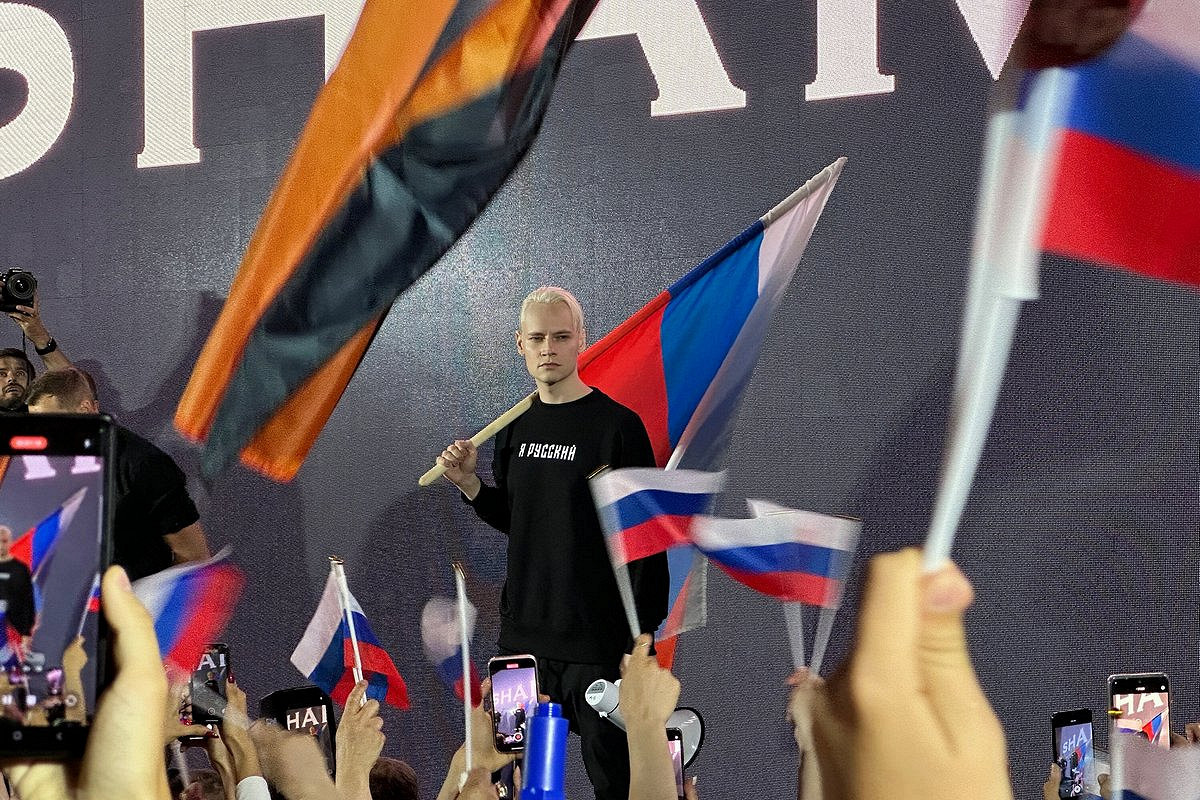 Песни Shaman и Газманова отправляют в школу