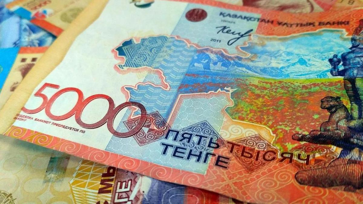 Казахстанцы тратят за рубежом как никогда раньше
