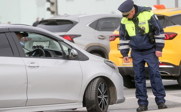 Запрет праворульных автомобилей в России вызвал споры