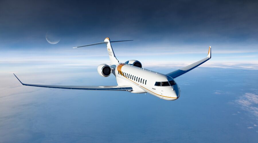 Самый быстрый бизнес-джет Global 8000 передали клиенту