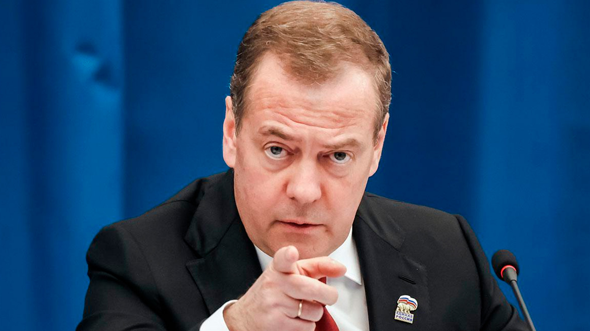 Медведев: «Готовиться к более сложным временам»