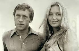 Любовная переписка Высоцкого передана в Росархив