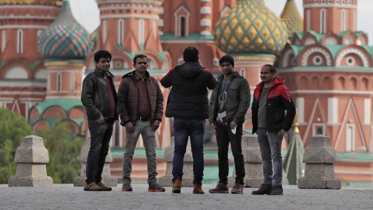 Мигранты из Индии в России: ещё 40 тысяч рабочих