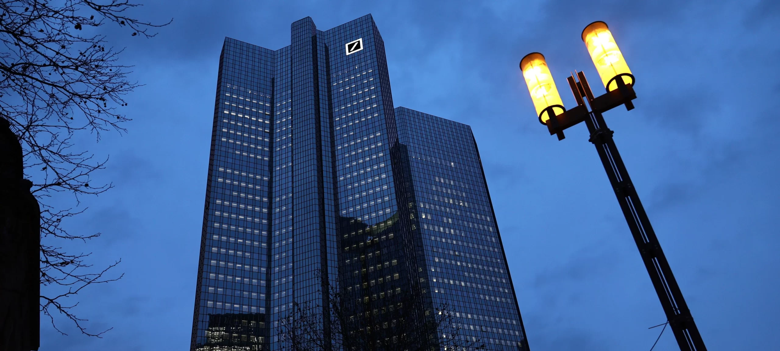 Обыски и санкции: Deutsche Bank оказался в центре дела Абрамовича