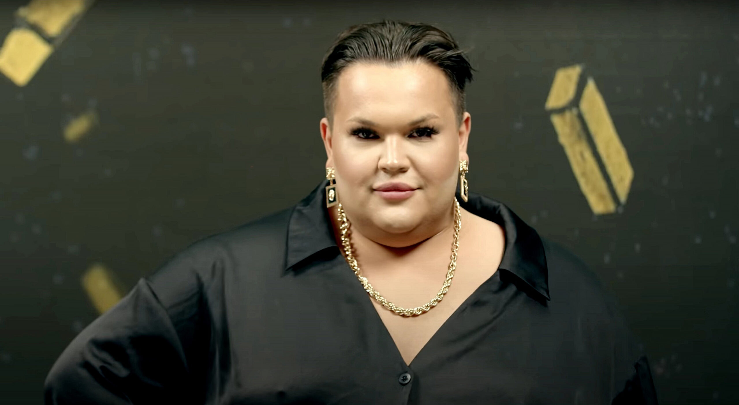 Российского Фэшн-блогера Синяка ограбили в собственной квартире