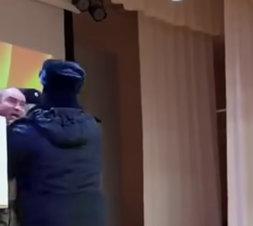 В Чувашии пытались выгнать ветерана СВО с собрания