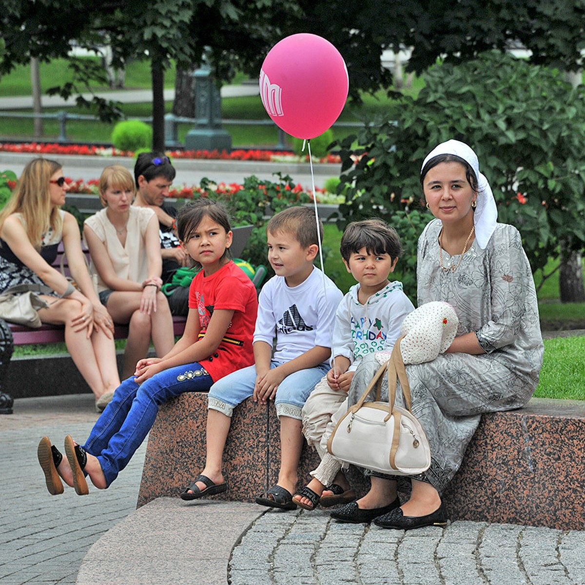 Налог за семью: в России предложили новые правила для мигрантов