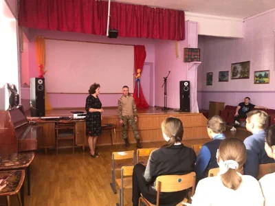 Штраф за разговор: как родительское собрание закончилось судом