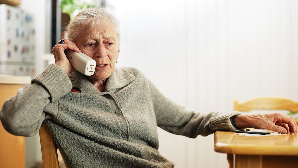Пенсионерам ограничат международные вызовы на стационарные телефоны