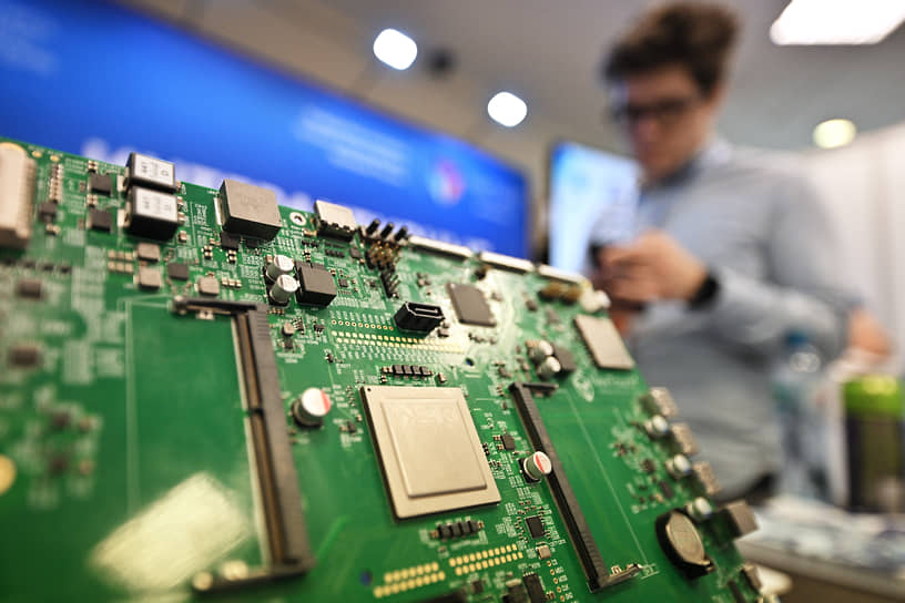 Мировой рынок полупроводников может достичь 1 трлн долларов в 2026 году