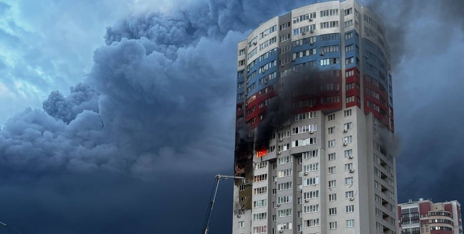 Cer în flăcări: atacuri masive cu drone provoacă victime în Riazan și Kiev