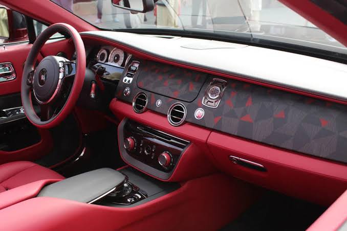Rolls-Royce La Rose Noire Droptail