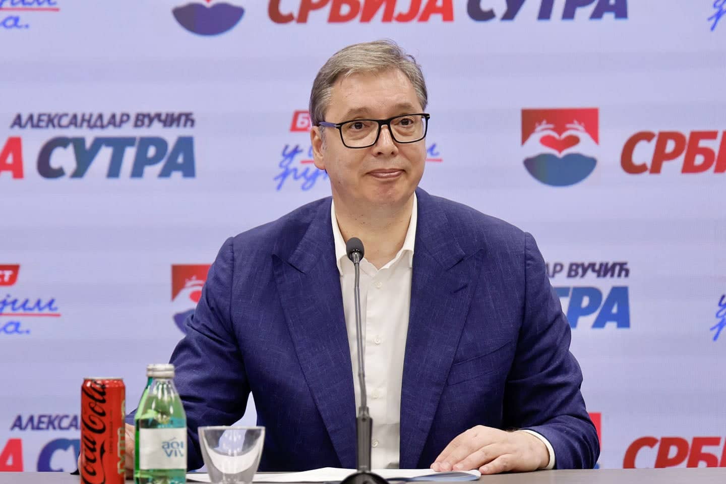 ბელგრადში ეპოქის დასასრული: ალექსანდრ ვუჩიჩმა სერბეთის პრეზიდენტის თანამდებობიდან გადადგომის შესახებ განაცხადა