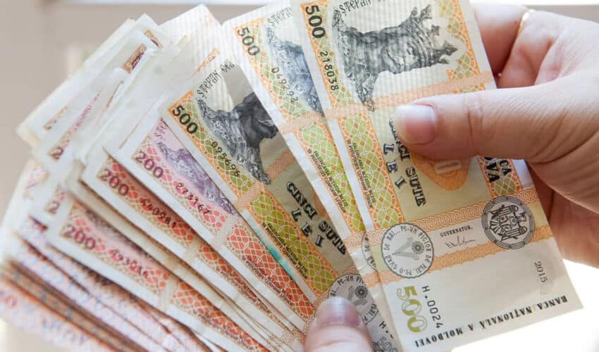 Protecția debitorilor în Moldova: o companie de credit a fost obligată să returneze clienților plățile colectate ilegal
