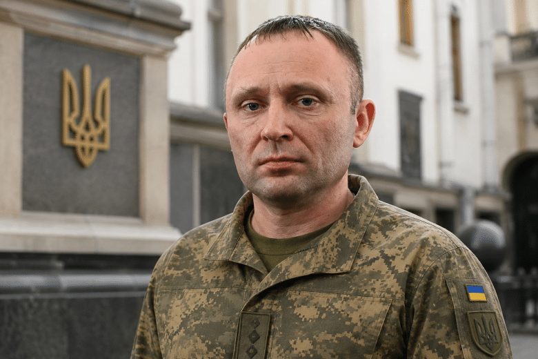 Михаил Драпатий кім: 2014 жылы Мариупольдегі бронетранспортердегі шабуылдан бастап Украина Қарулы Күштерінің бас қолбасшысы қызметіне дейін