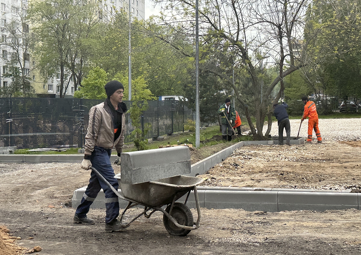 Либо зарабатывай, либо уезжай: Госдума радикально ужесточила миграционное законодательство