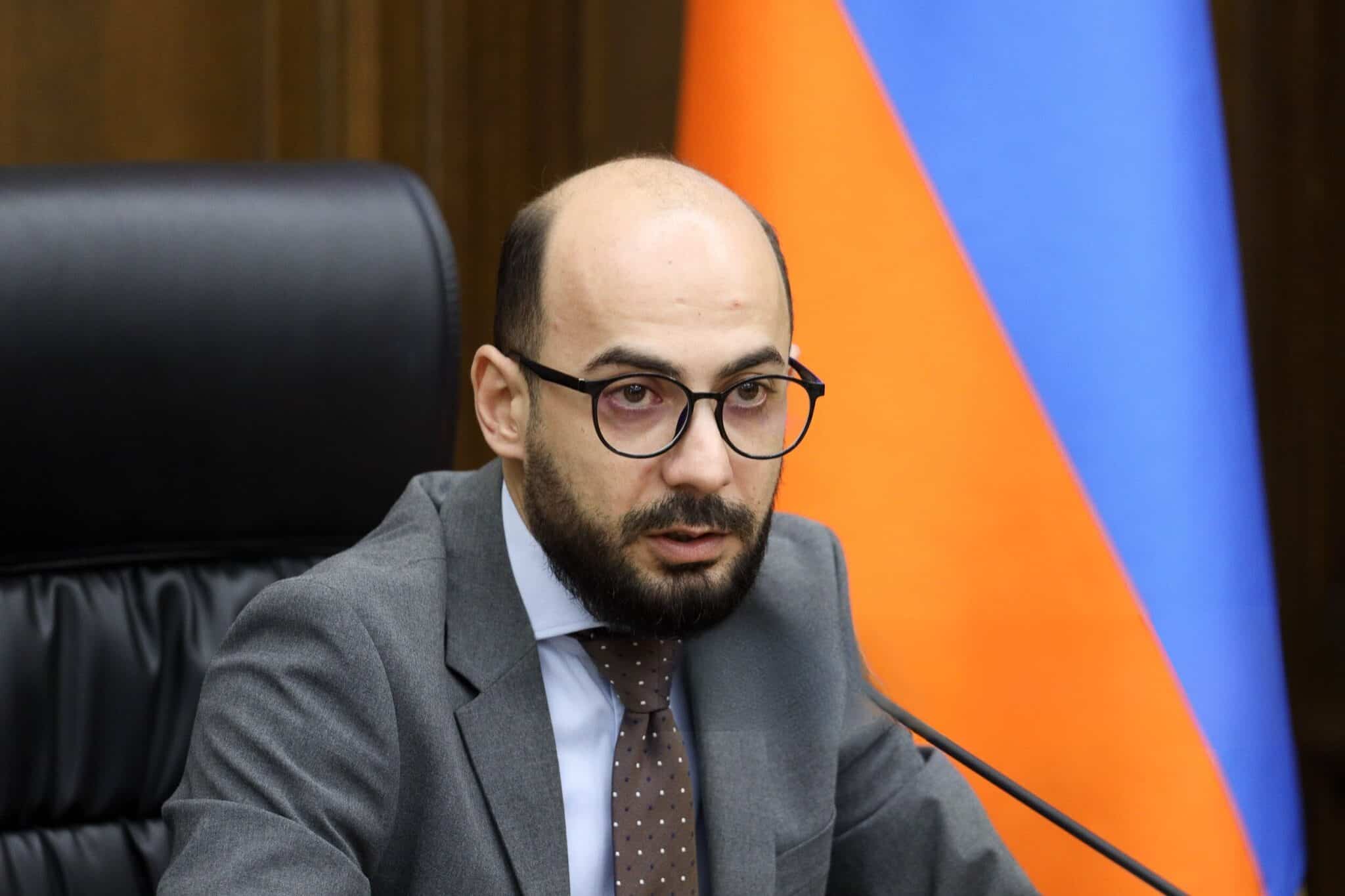 Ереван ҰҚШҰ-ға қатысуын тоқтата тұру себебін түсіндіріп, көпвекторлы тәсілді таңдады