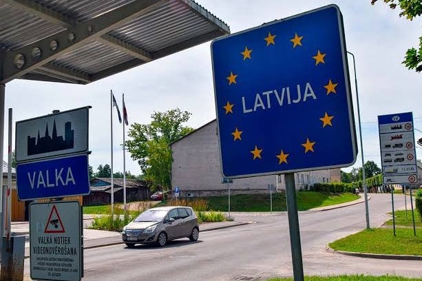 Закрытие восточного направления: Латвия готовится полностью запретить автобусные рейсы в РФ и Беларусь