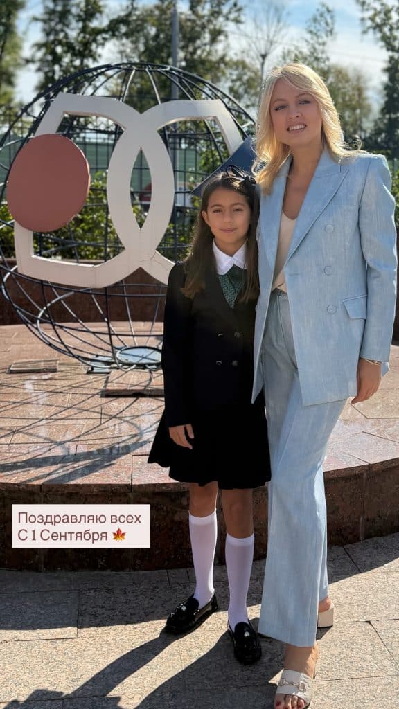 Yanina Studilina cu fiica ei